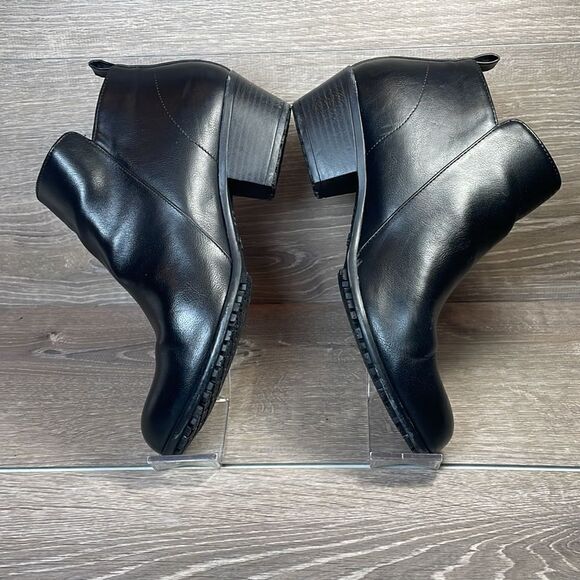 SafeTStep Brenna Women’s Sz 8.5W Black Comfort Side Zip Heeled Ankle Boots - Picture 9 of 11